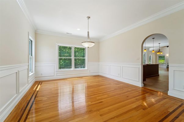 Empty room, Interior, Pendant Lights, Wood Texture Flooring