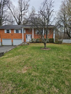 Attached, Exterior, Facade, Brick Facade, Raised Ranch