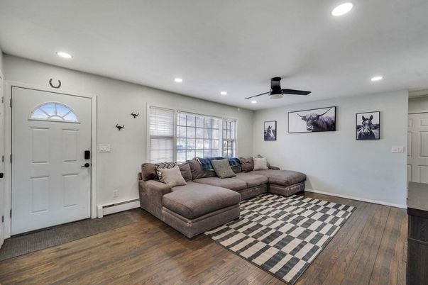 Interior, Living room, Recessed Lighting, Wood Texture Flooring