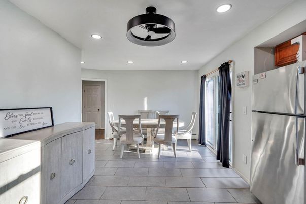 Dining room, Interior, Kitchen, Recessed Lighting