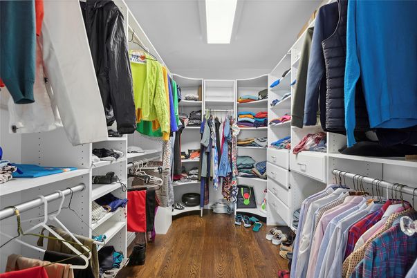 Interior, Walk-in Closets, Wood Texture Flooring