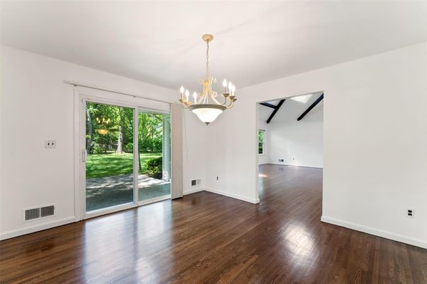 Chandelier, Empty room, Interior, Wood Texture Flooring
