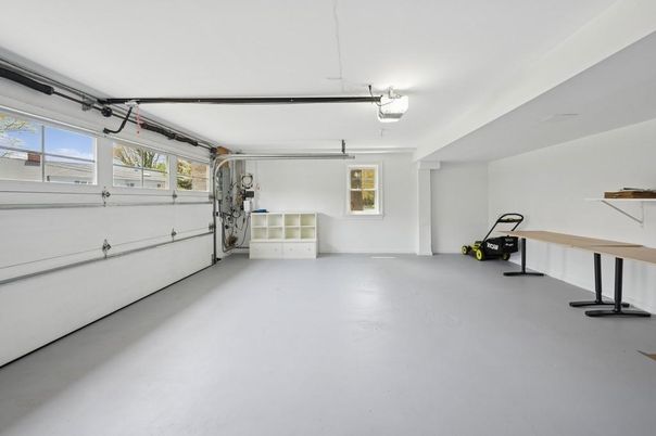 Garage, Interior