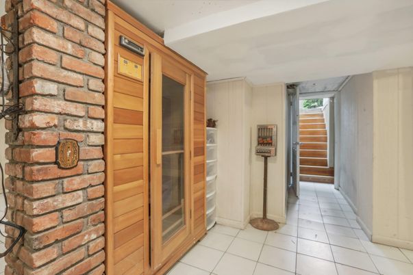 Elevator, Interior, Stone Walls
