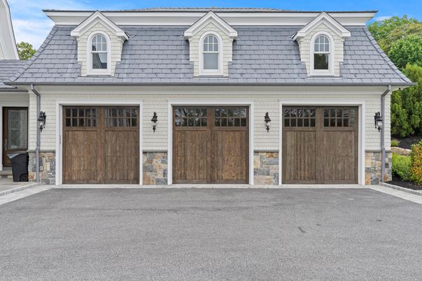 Attached, Exterior, Facade, Cape Cod