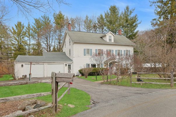 Attached, Exterior, Facade, Cape Cod