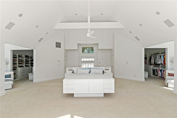Bathroom, Interior, Recessed Lighting, Walk-in Closets