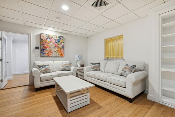 Interior, Living room, Recessed Lighting, Wood Texture Flooring