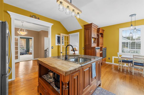 Dining room, Interior, Kitchen, Pendant Lights, Wood Texture Flooring