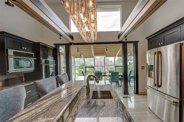 Chandelier, Dining room, Interior, Kitchen, Marble, Stainless Steel Appliances