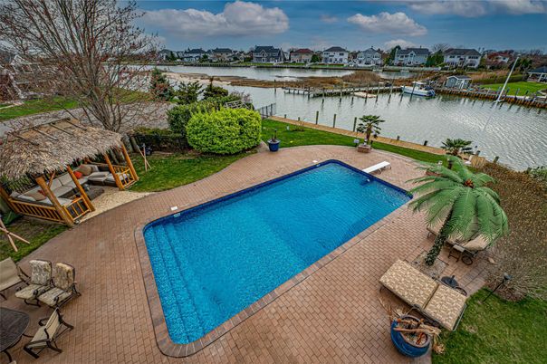 Exterior, Pool, Water