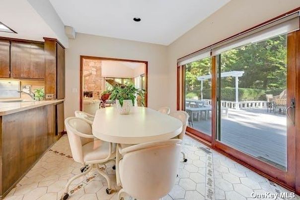 Dining room, Interior, Recessed Lighting