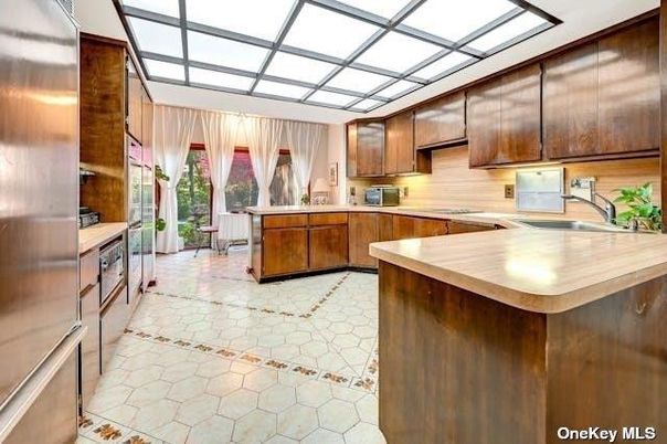 Glass Ceilings, Interior, Kitchen