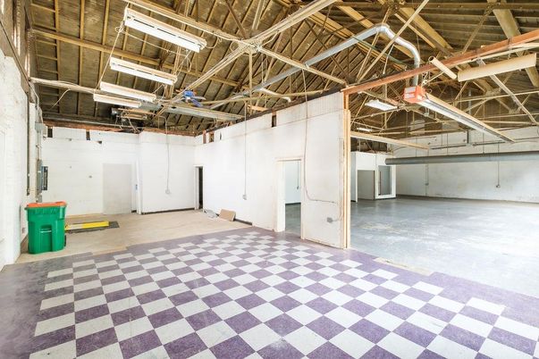 Garage, Interior, Wooden Beams