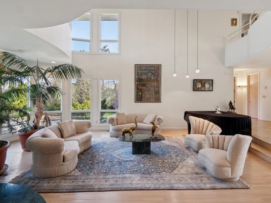 Interior, Living room, Pendant Lights, Piano, Wood Texture Flooring