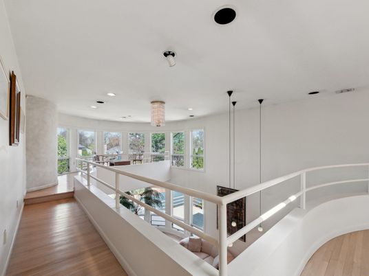Interior, Pendant Lights, Recessed Lighting, Wood Texture Flooring