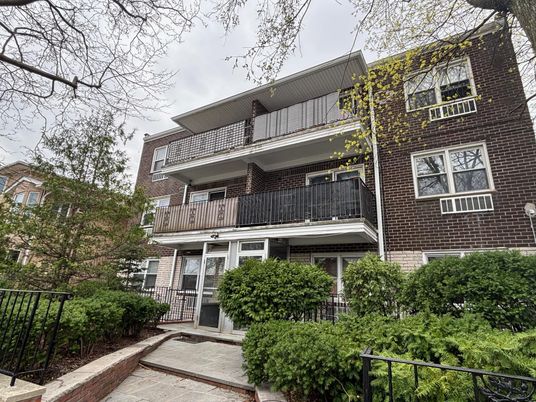 Exterior, Facade, Brick Facade, Rowhouse