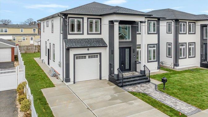 Attached, Exterior, Facade, Rowhouse