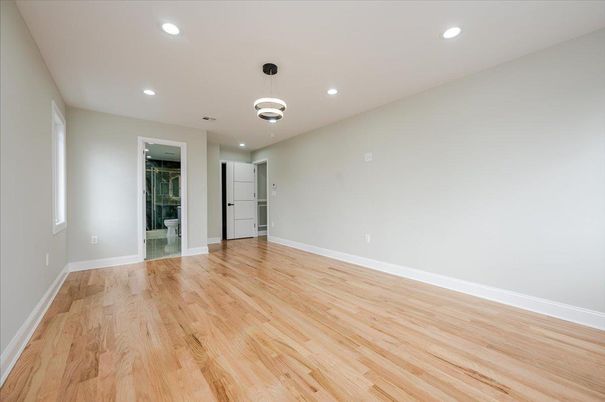 Empty room, Interior, Pendant Lights, Recessed Lighting, Wood Texture Flooring