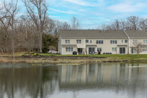 Exterior, Lake