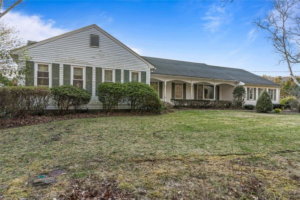Backyard, Exterior, Facade, Ranch