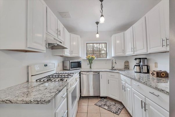 Interior, Kitchen, Pendant Lights, Stainless Steel Appliances