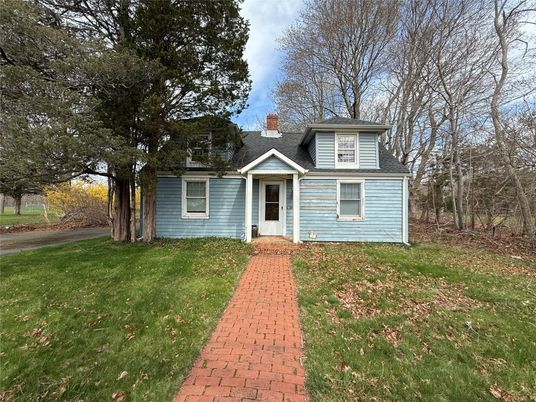 Backyard, Exterior, Facade, Cape Cod