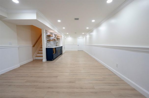 Interior, Recessed Lighting, Wood Texture Flooring