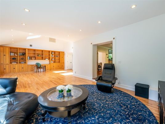 Interior, Recessed Lighting, Wood Texture Flooring