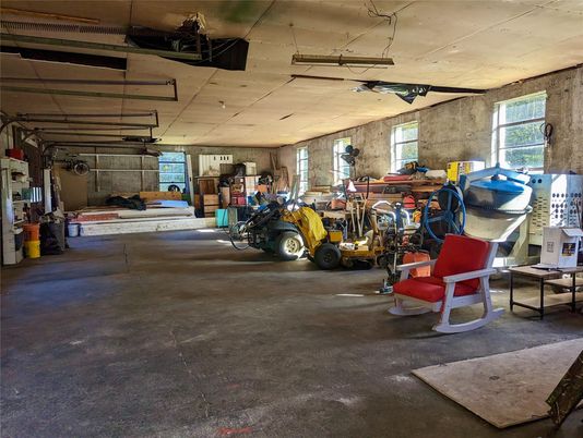 Garage, Interior