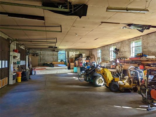 Garage, Interior