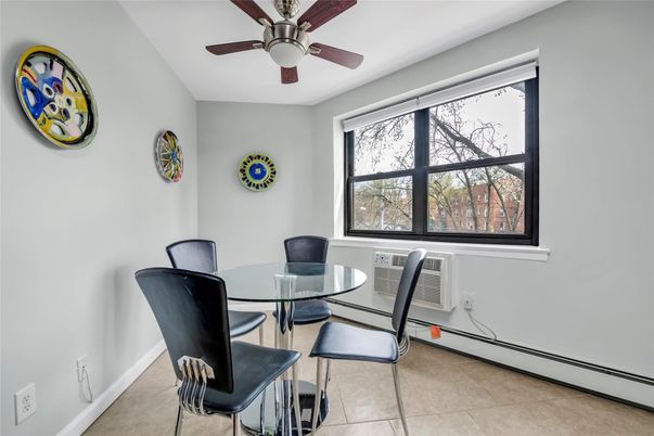 Dining room, Interior