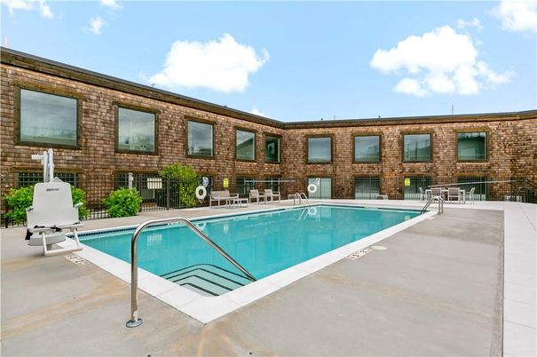Exterior, Pool