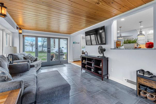 Interior, Living room, Pendant Lights, Recessed Lighting, Wooden Ceilings