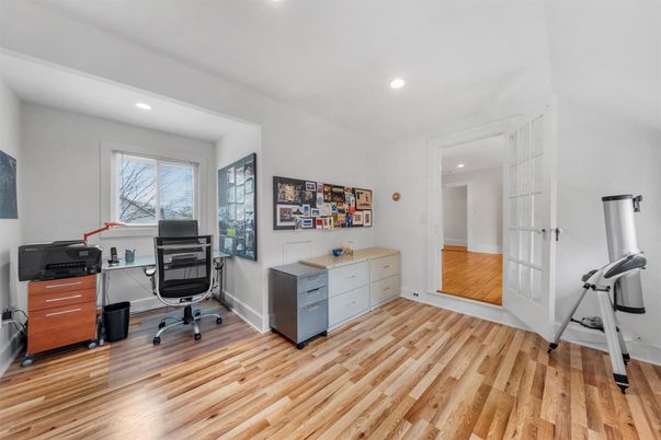 Home Office, Interior, Recessed Lighting, Wood Texture Flooring