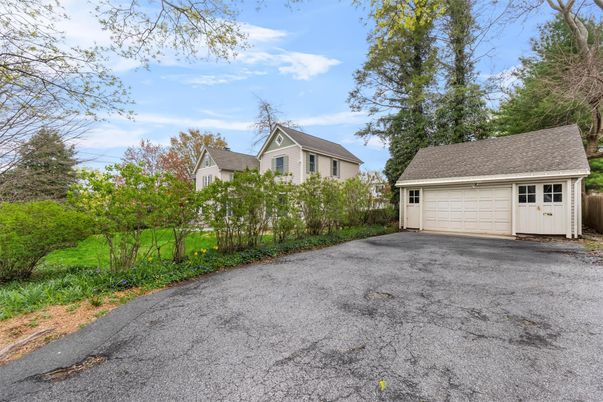 Detached Garage, Exterior