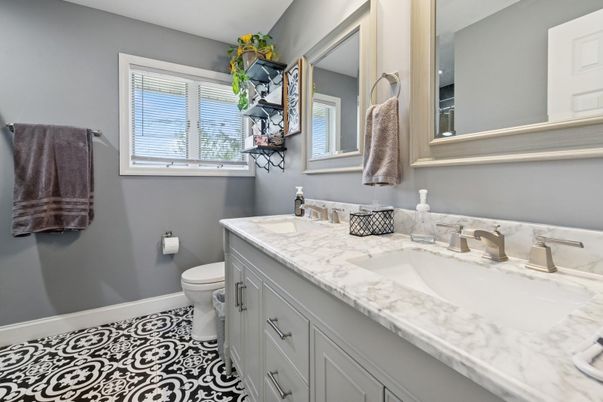 Bathroom, Dual Sink Vanities, Interior