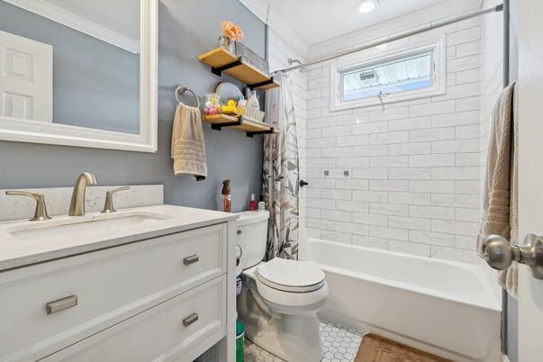 Bathroom, Interior, Recessed Lighting