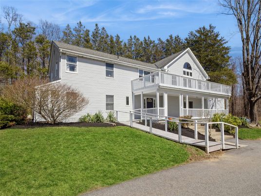 Backyard, Exterior, Facade, Farmhouse