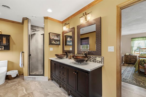 Bathroom, Dual Sink Vanities, Interior, Recessed Lighting
