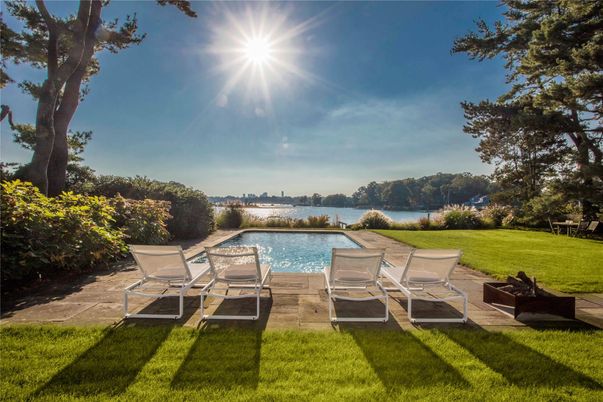 Exterior, Pool, Water