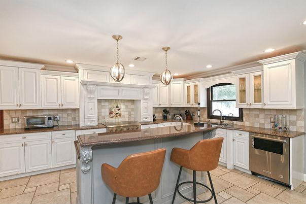 Interior, Kitchen, Pendant Lights, Recessed Lighting, Stainless Steel Appliances