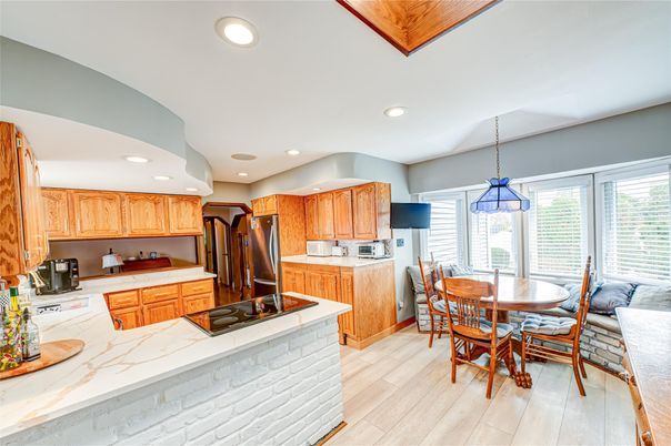 Dining room, Interior, Kitchen, Pendant Lights, Recessed Lighting, Wood Texture Flooring