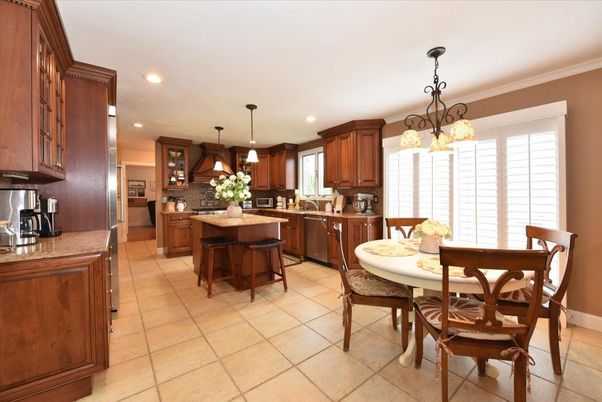 Dining room, Interior, Kitchen, Pendant Lights, Recessed Lighting, Stainless Steel Appliances
