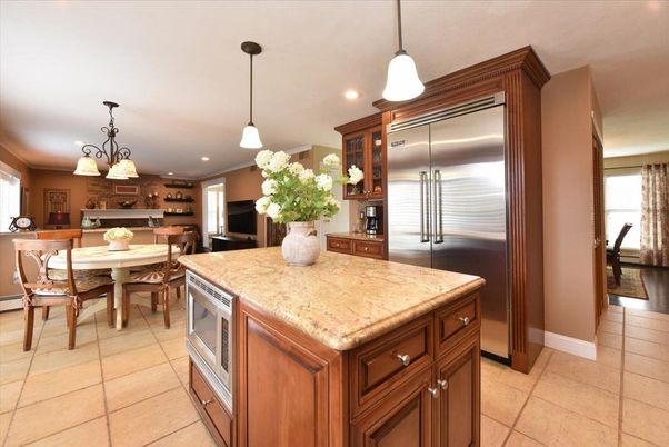 Dining room, Interior, Kitchen, Pendant Lights, Recessed Lighting, Stainless Steel Appliances