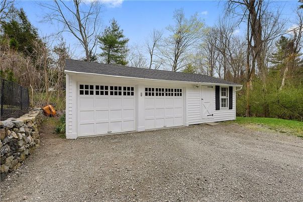 Detached Garage, Exterior