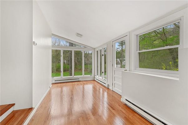 Empty room, Interior, Sun Room, Wood Texture Flooring