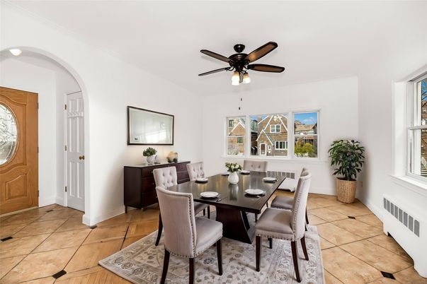 Dining room, Interior