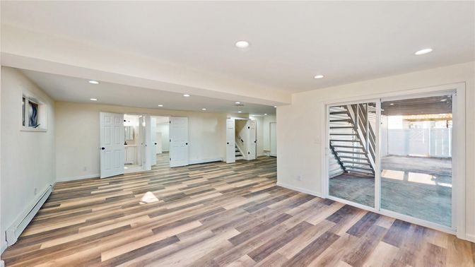 Empty room, Interior, Recessed Lighting, Wood Texture Flooring