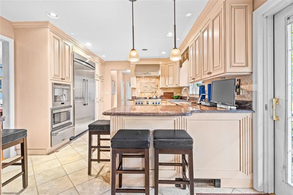Interior, Kitchen, Pendant Lights, Recessed Lighting, Stainless Steel Appliances